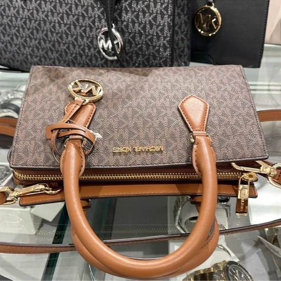 Michael Kors Small Sheila Satchel Crossbody
Bag Brown
NWT - Picture 16 of 16